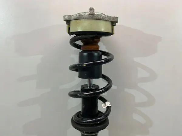 AUDI A5 S5 8W Amortecedor Frontal Direito 8W6413031E image 2