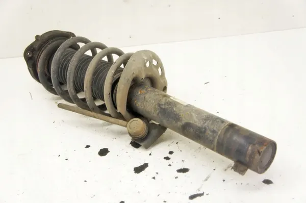 UL107 VW Passat B8 1.8TSI Ammortizzatore Destro Anteriore image 7