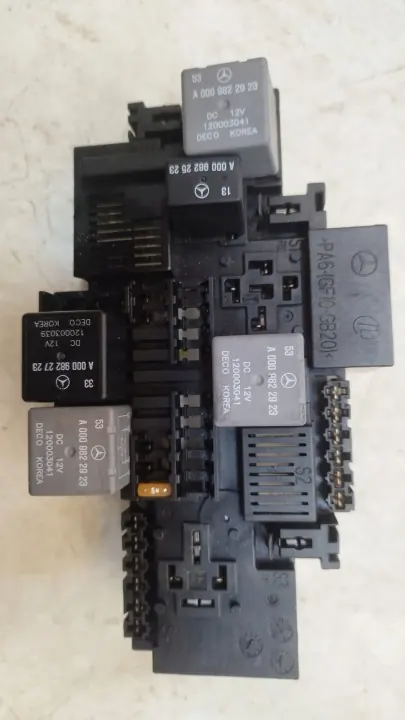 Mercedes Zekeringmoduleframe OEM A2229063302 image 2