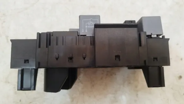 Mercedes Zekeringmoduleframe OEM A2229063302 image 4