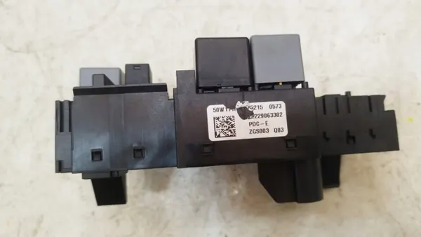Mercedes Zekeringmoduleframe OEM A2229063302 image 6