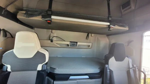 MAN TG3/TGX/GX/XXL sovhytt OEM x - Begagnad image 8