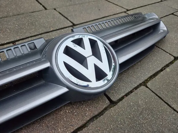 VW GOLF V PLUS Front Grille Complete image 4