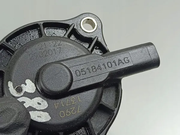 Motorutrymmesdel Maserati Levante 2018 2112122 image 5