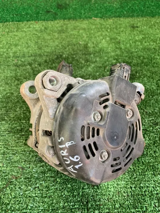 Vaihtovirtageneraattori Toyota Auris 150 2011 OE 27060 0T051 image 3