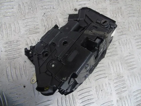 Dörrlås 06A5N0839016G VW Passat image 2