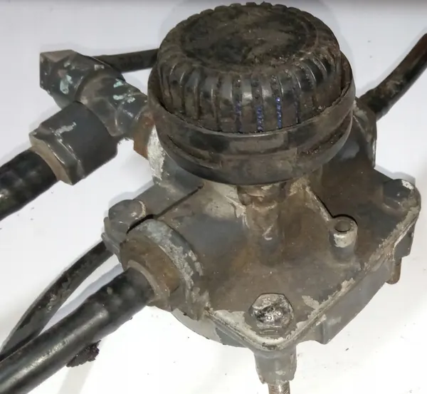 Vanne de relais DAF Mercedes-Benz MAN Iveco image 1