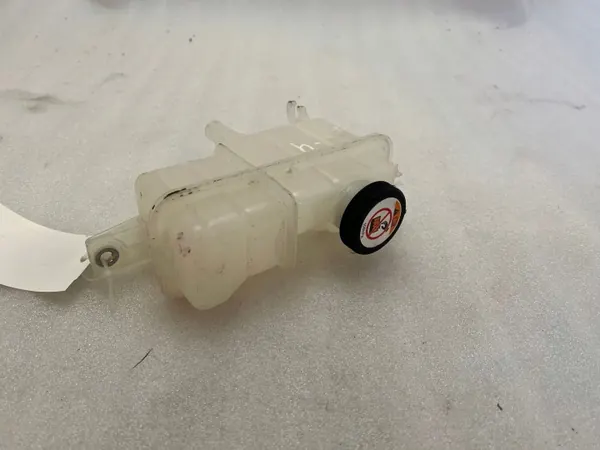 Kühlmittelbehälter Lexus RX 450H 2021 OEM UTO28812 image 3