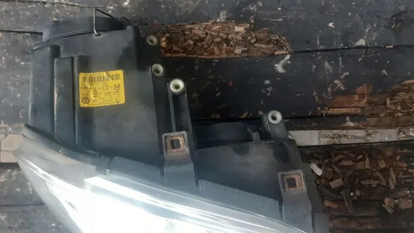 VW Caddy Touran Etuvalosarja Eurooppa image 5