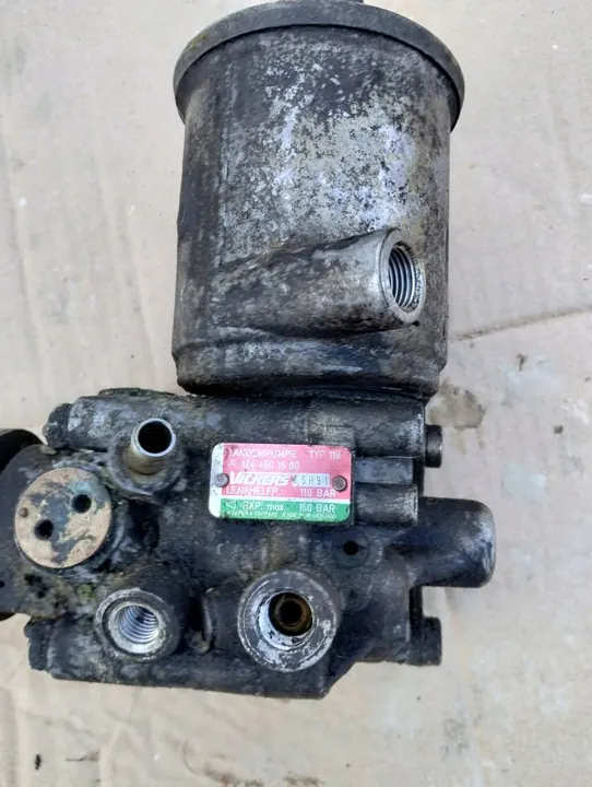 Bomba de direção assistida Mercedes W124 image 3