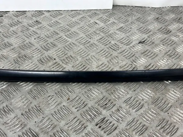 Tesla Model X achterruitlijst rechterkant OEM 103225050B image 3