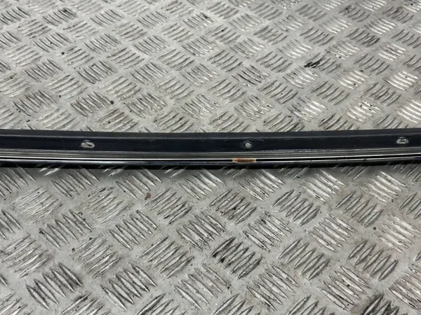 Tesla Model X achterruitlijst rechterkant OEM 103225050B image 9