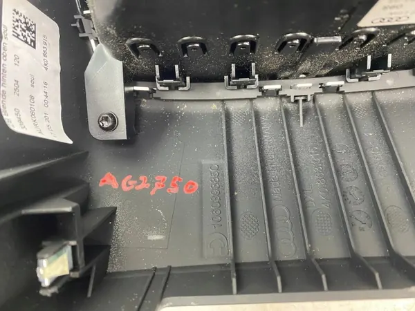 Taka-ilmastointihila OEM 4K0819203 Audi 2.0L Diesel image 7