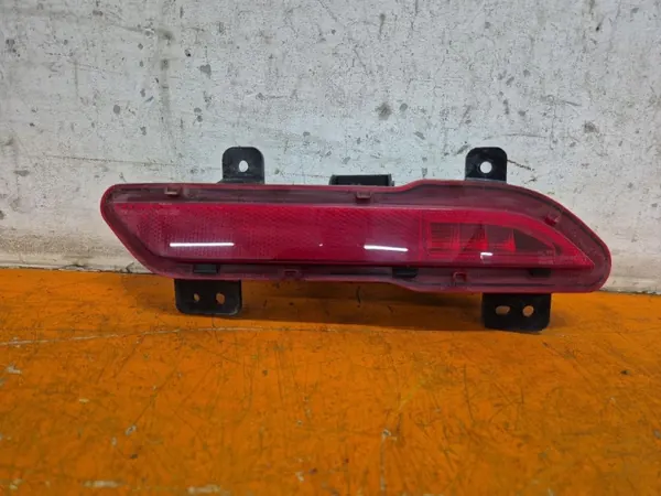 Volvo EX30 23- Taka Oikea Sumuvalo OEM P8891884366 image 2