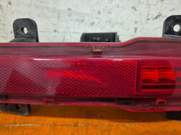 Volvo EX30 23- Taka Oikea Sumuvalo OEM P8891884366 image 3