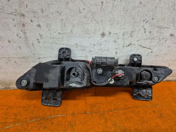 Volvo EX30 23- Taka Oikea Sumuvalo OEM P8891884366 image 6