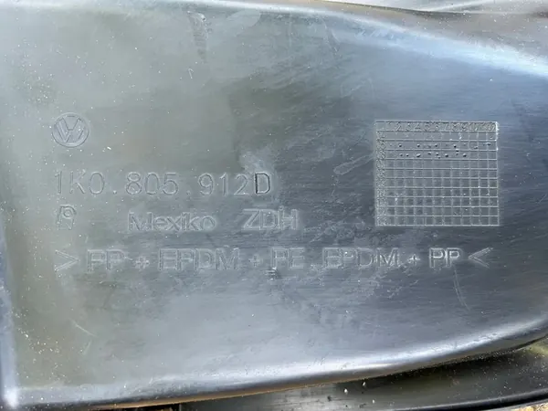 Volkswagen Golf V Kombi Front Right Wheel Arch OEM image 3