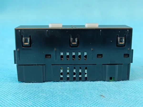 Enchufe USB-C Doble Puerto Audi OEM 8Y0035736 image 3
