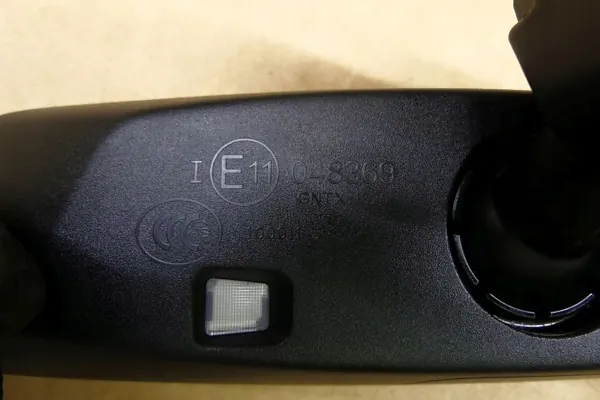 BMW OEM 6830615 E11048369 sisätakakulma image 5