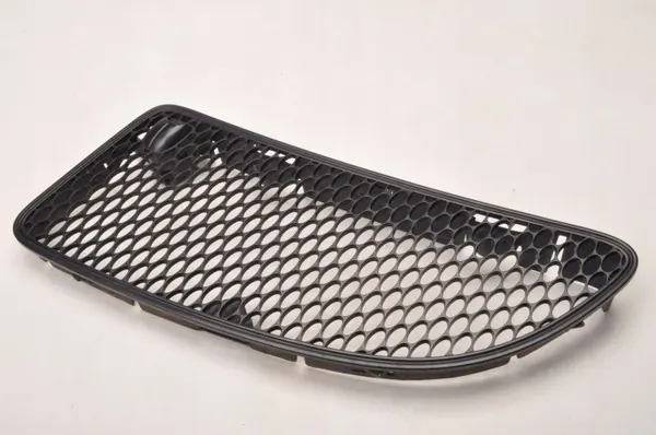 Mercedes Grill OEM A1718800385 Vänster Sida Begagnad image 2