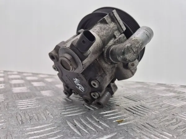 SERVOSTYRNINGSPUMP MERCEDES C KLASA 204 image 2