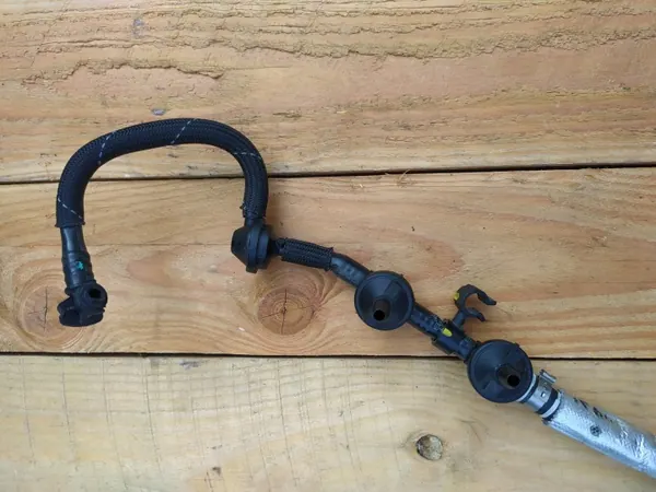 Actiefkoolfilterklepbuis OEM 06M133240CJ - Audi image 3
