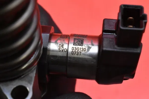 Bomba de inyección OEM 03G130073T para Audi A3 8P 2.0 TDI image 8