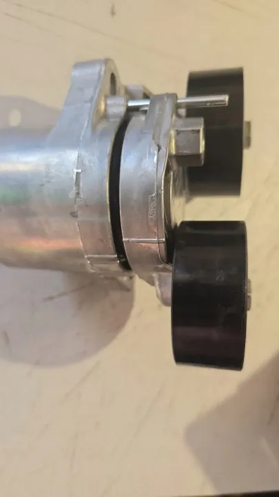 SKF VKM 38306 Tensor de correia multi-V - Usado image 4