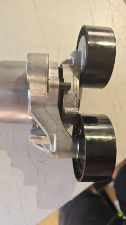 SKF VKM 38306 Tensor de correia multi-V - Usado image 5