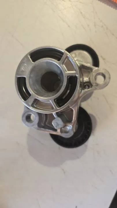 SKF VKM 38306 Tensor de correia multi-V - Usado image 6