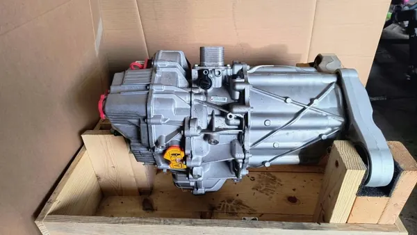 Tesla Model X Elektromotor OEM 1035000-01-J image 4
