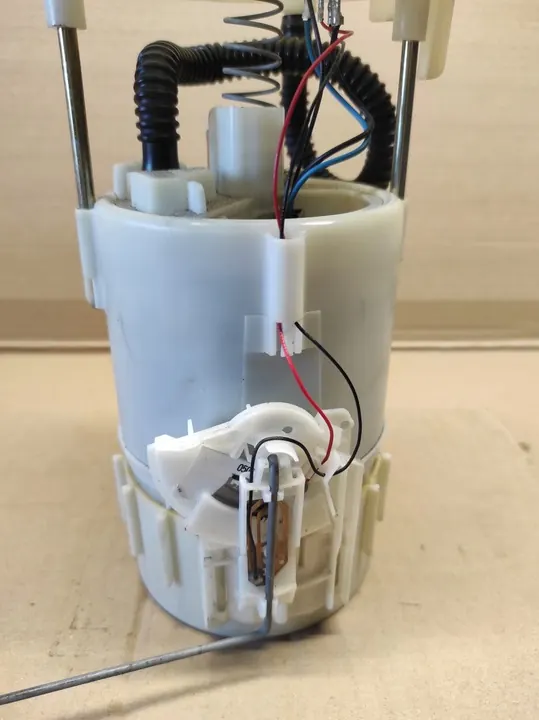 Brandstofpomp 2.0 Turbo Renault Espace IV 8200008527 image 2