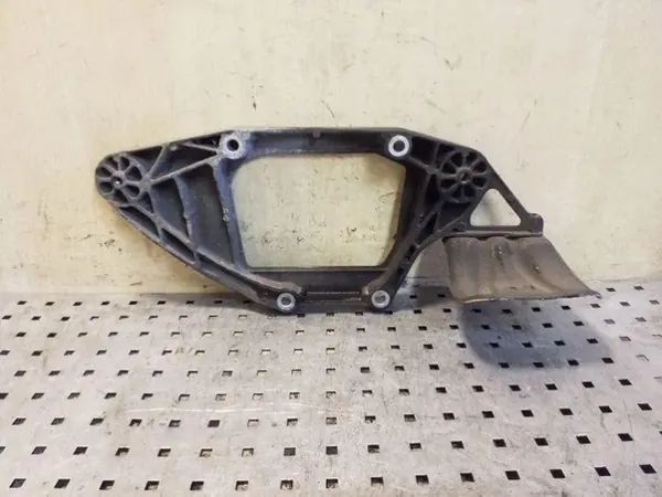 Suporte Diferencial Traseiro Audi OE 8K0599287C Usado image 4