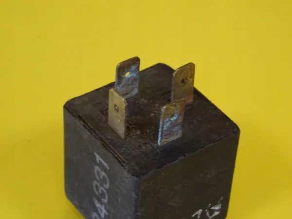 Relä 42 VW Golf II 191919376A image 4