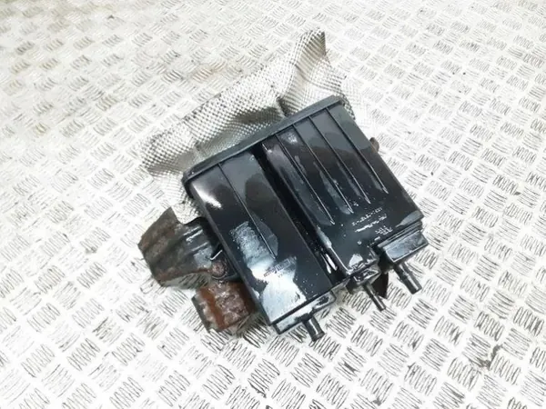 Filtre à particules essence Volvo OEM 4N519E857AD d'occasion image 2