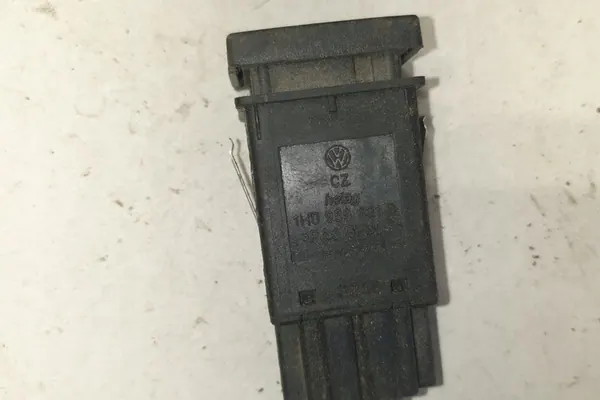 Interruptor de aquecimento de vidro traseiro VW VENTO 1H0959621B image 5