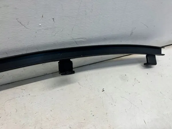 Takaikkunan Ohjain Vasen OEM OYT21668 - Käytetty image 3
