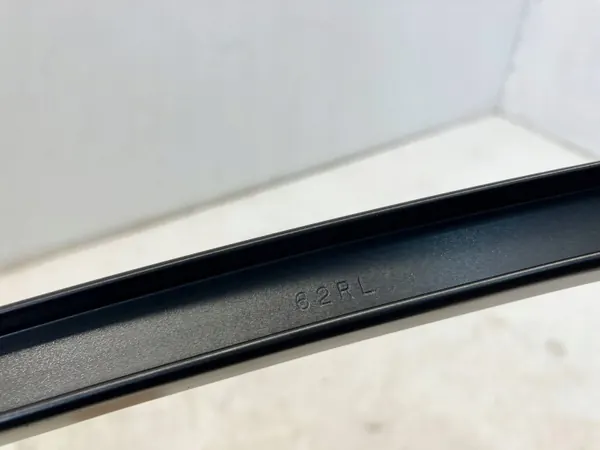 Takaikkunan Ohjain Vasen OEM OYT21668 - Käytetty image 5