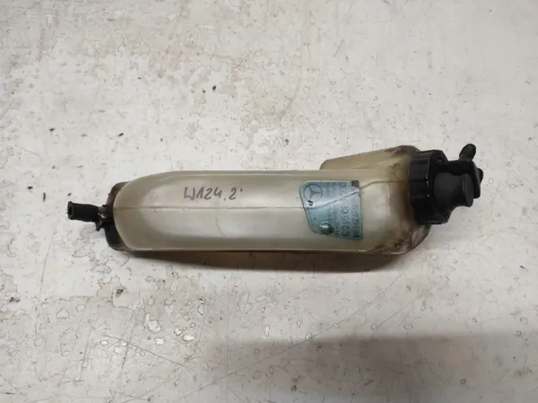 Nivo-nesteensäiliö OEM 0009899103 Mercedes E W124:lle image 3