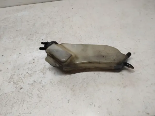 Nivo-nesteensäiliö OEM 0009899103 Mercedes E W124:lle image 4