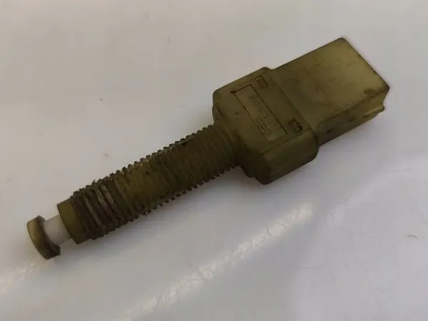 Audi Coupe 1994 Bromspedalsensor image 2