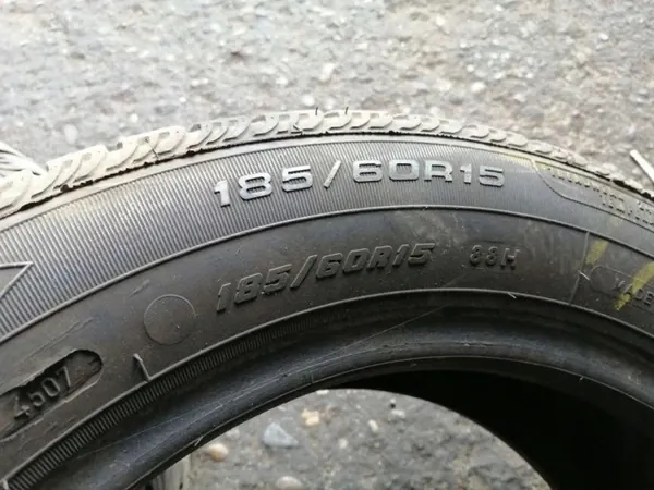 VW OEM 18560R15 takakonttikori Golf VIII image 3