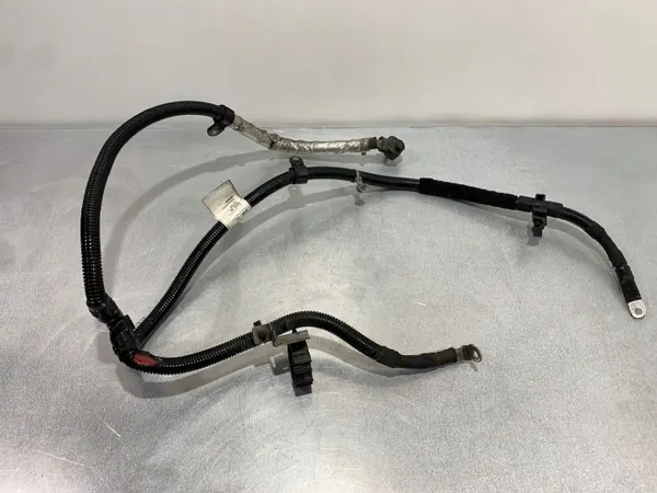 Abrazadera Alfa Romeo Stelvio OEM FBZ19509 - Usado image 2