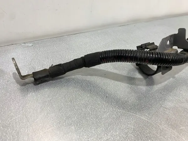 Abrazadera Alfa Romeo Stelvio OEM FBZ19509 - Usado image 3