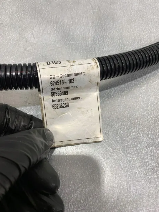 Abrazadera Alfa Romeo Stelvio OEM FBZ19509 - Usado image 5