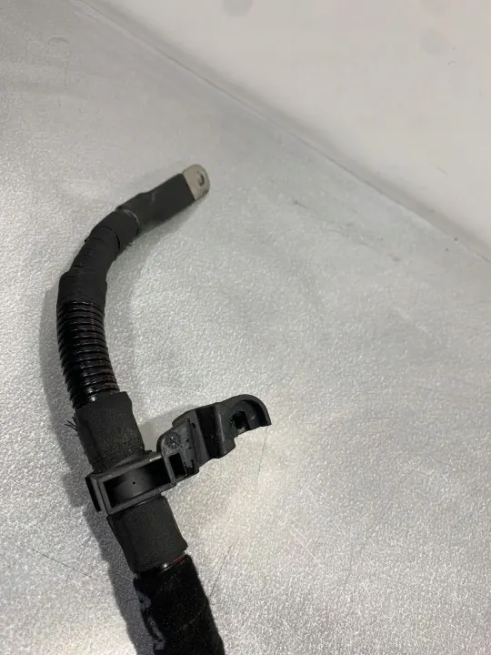Abrazadera Alfa Romeo Stelvio OEM FBZ19509 - Usado image 7