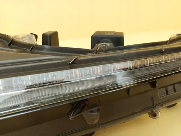 Vasen etuvalo LEXUS NX I 1 2014- Halogeeni LED DRL image 7