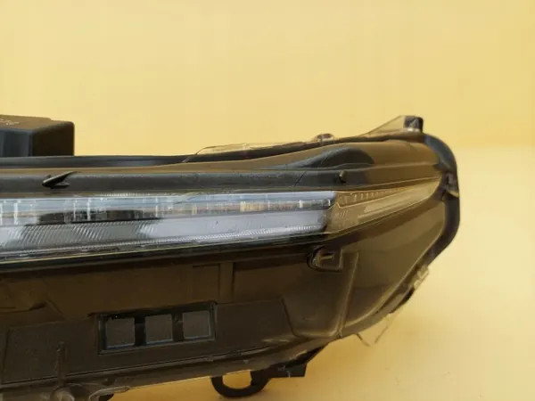 Vasen etuvalo LEXUS NX I 1 2014- Halogeeni LED DRL image 8