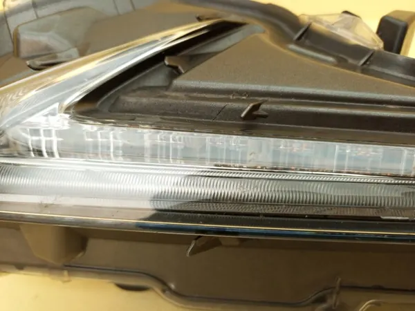 Vasen etuvalo LEXUS NX I 1 2014- Halogeeni LED DRL image 9