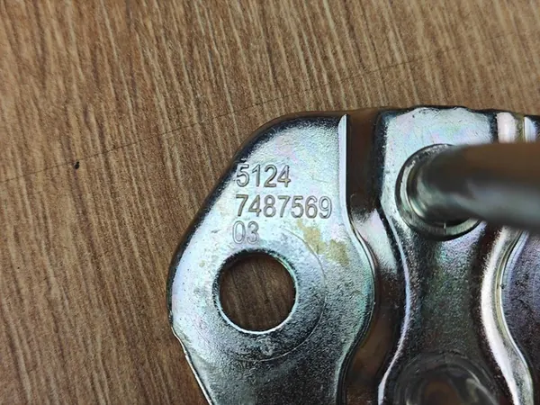 Verrou de coffre d'origine BMW G26 7487569 image 5